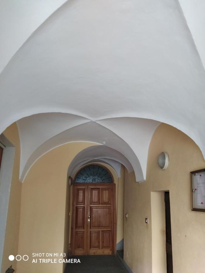Un Oeil Sur La Cathedrale Apartment Aosta Luaran gambar